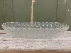 Oval Shape Interwoven Pattern Glass Dish