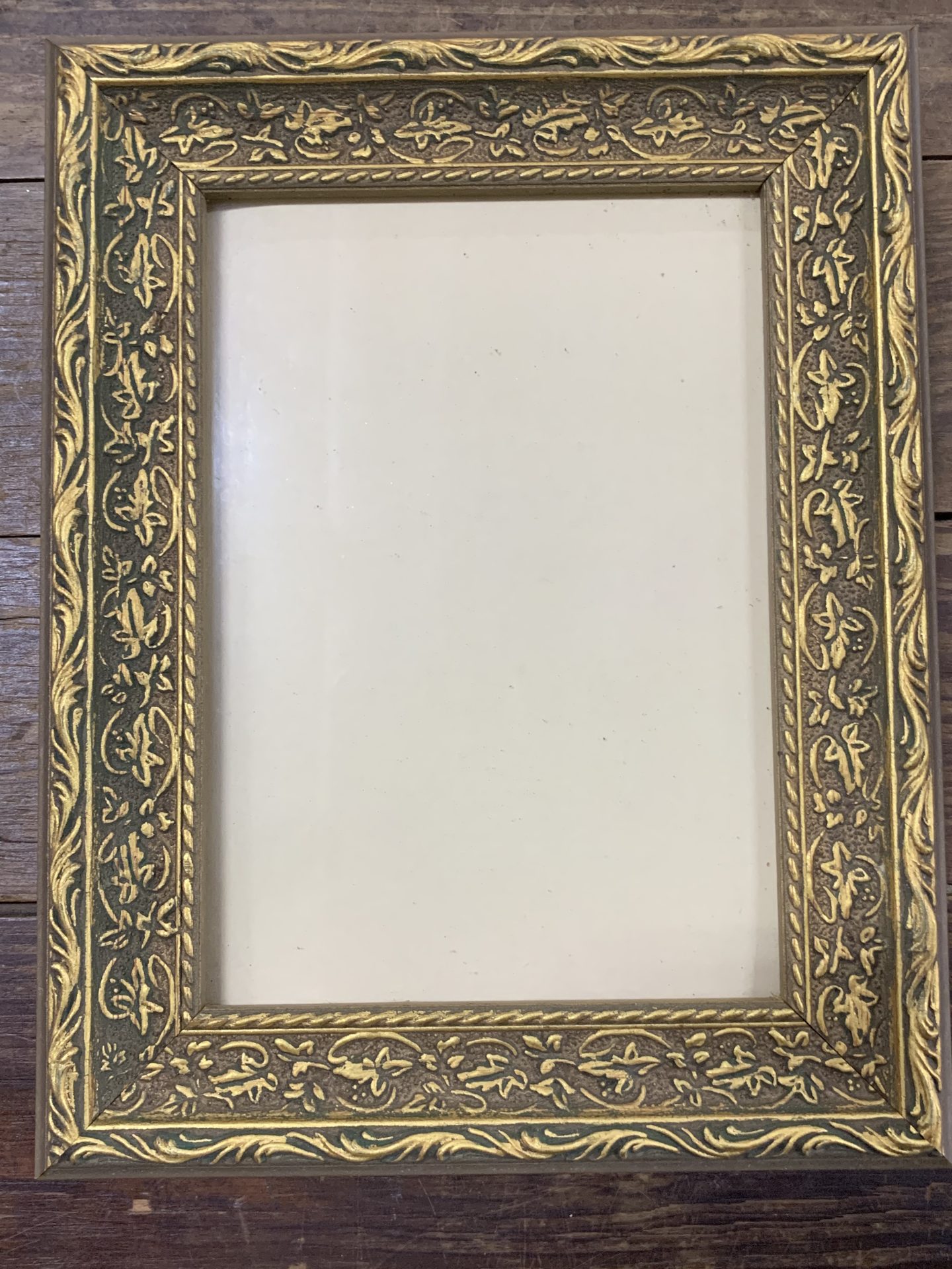 5×7 Gold Beveled Frame | Picker Place