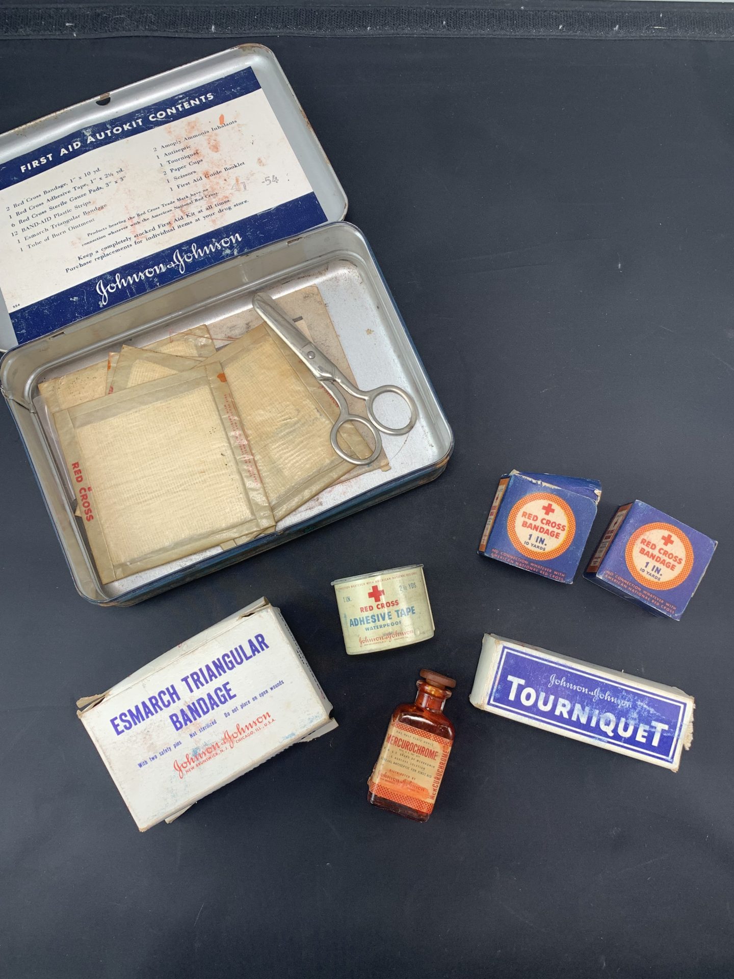First Aid Picker 1942 First Aid Autokit - Picker Place
