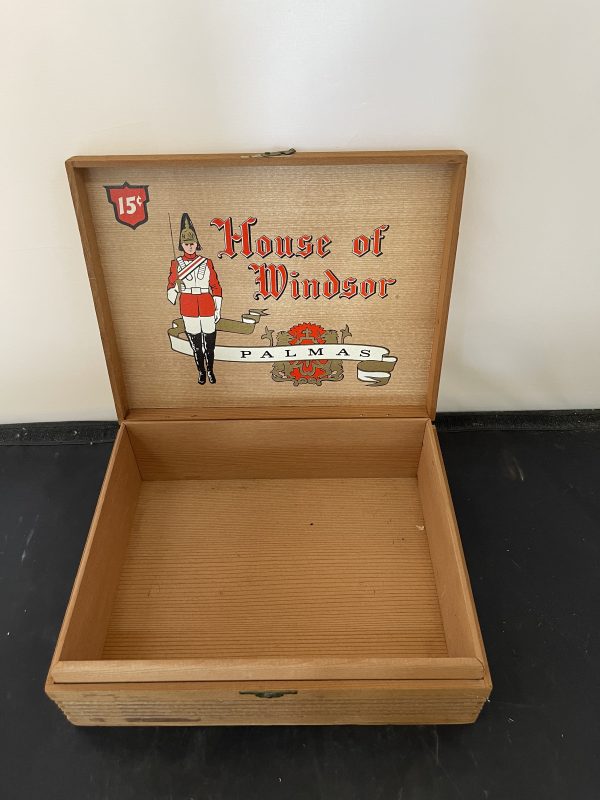 House of Windsor Cigar Box Picker Place