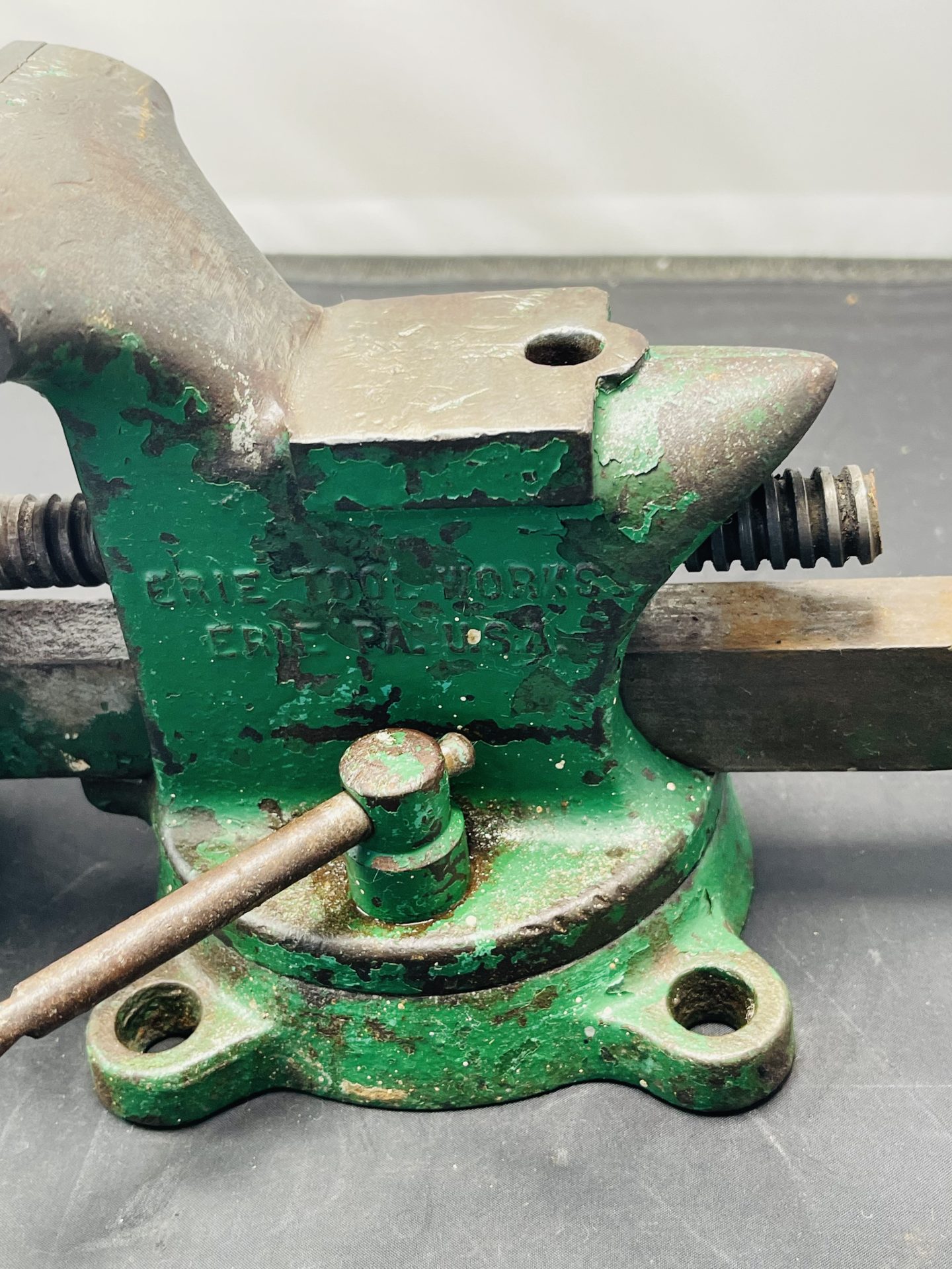 Superior No. 43 Green Vice - Picker Place
