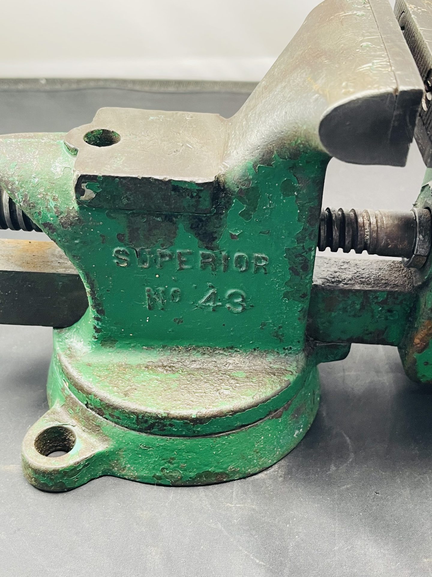 Superior No. 43 Green Vice - Picker Place