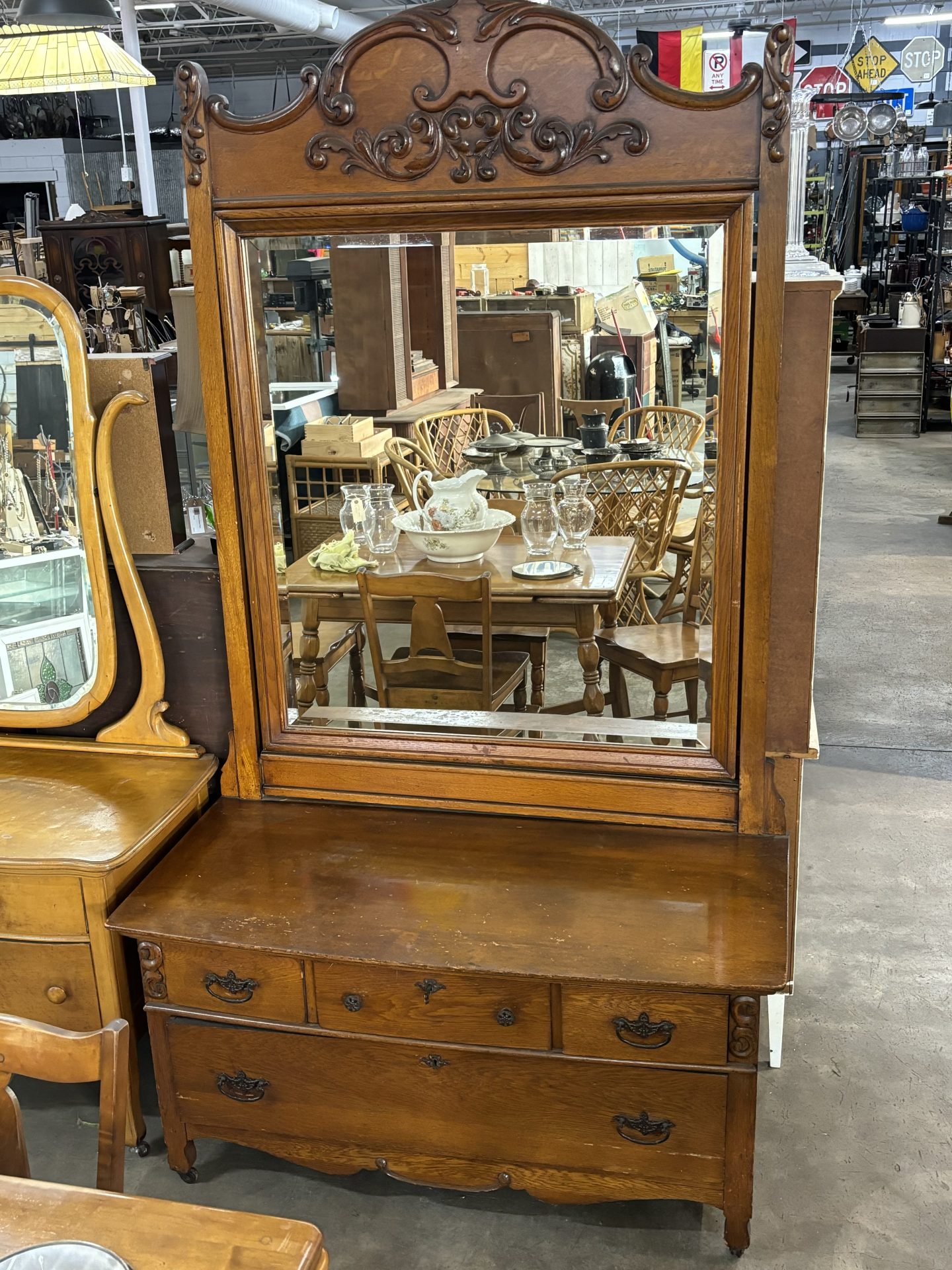 old fashioned vanity dresser Chinese Vintage Dark Lacquered Wood Dressing Table with Mirror and Drawers main image 0