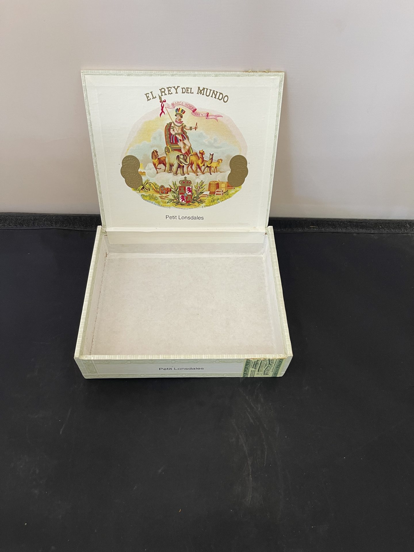 El Rey Del Mundo Cigar Box - Picker Place