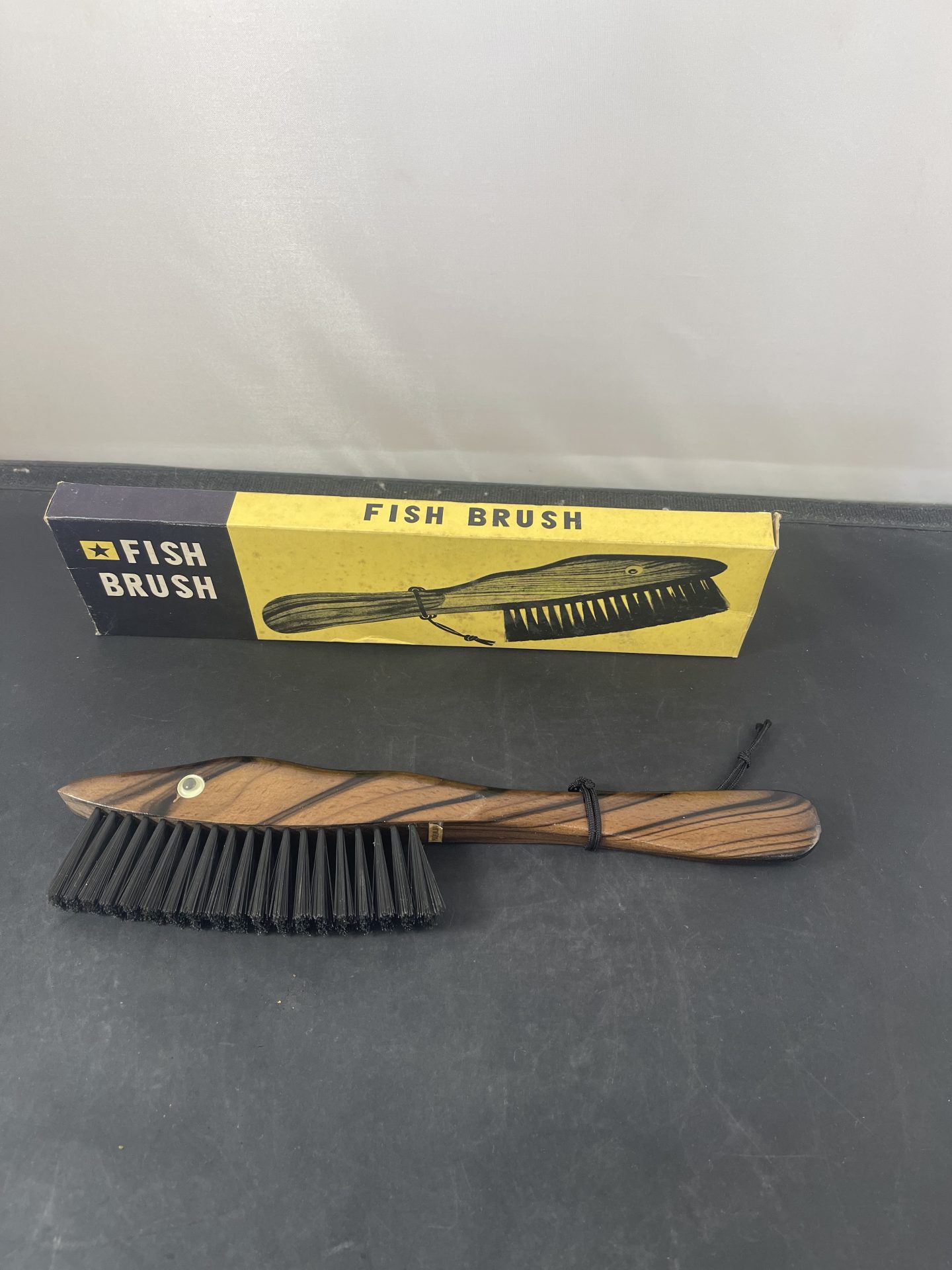 Shellfish Brush Wooden Fish Brush w/Shoehorn - Picker Place