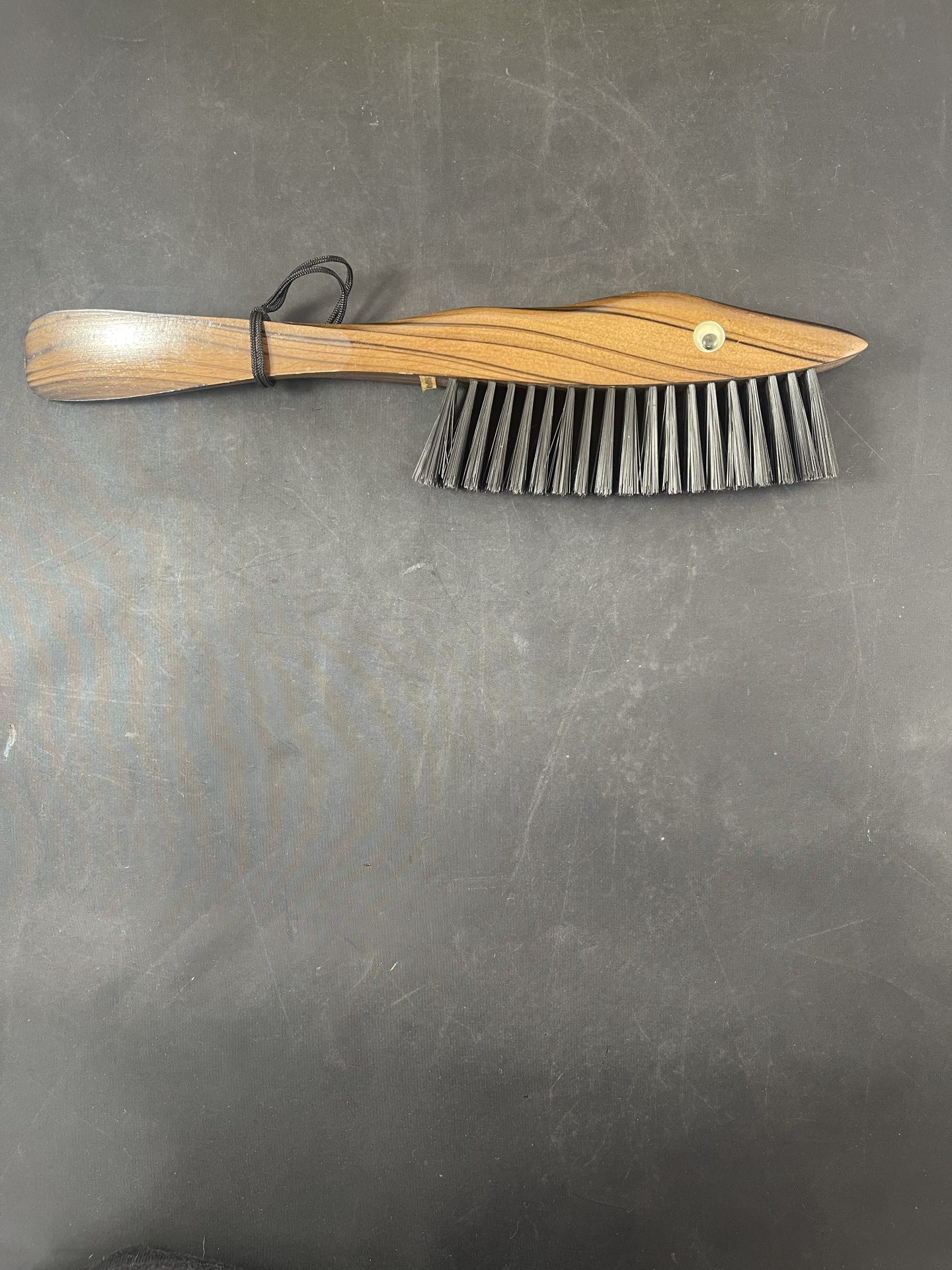 Shellfish Brush Wooden Fish Brush w/Shoehorn - Picker Place