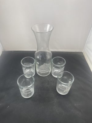 Vineyard Vines Wine Serving Set