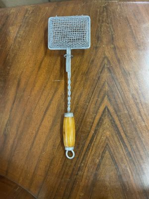 VTG Soap Saver Wood Handle Wire Basket